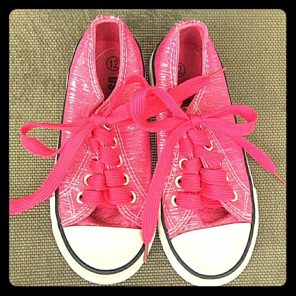 Girl's Classic Style Shiny Pink Tennis Shoes